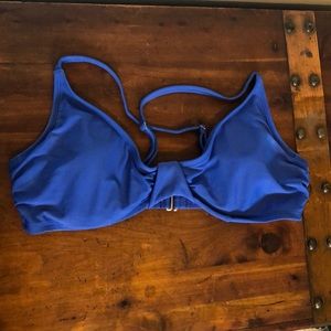 Athleta swimsuit top - size 36 B/C